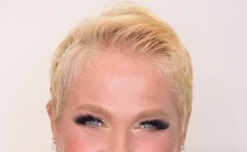 Xuxa se apresenta pela primeira vez no carnaval de São Paulo