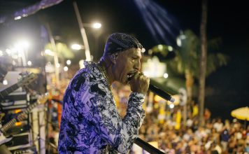 A convite do AFROPUNK, maior festival de cultura negra do mundo, o rap paulista Mano Brown estreia no carnaval de Salvador e foi aclamado pelo público.